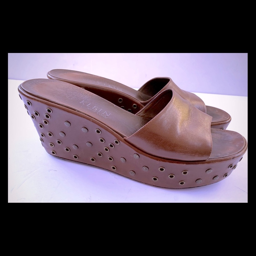 Anne Klein 90’s platform wedges with studs redish brown leather sandals US 10